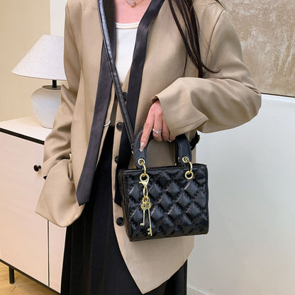 Ornement de Reine Handbag